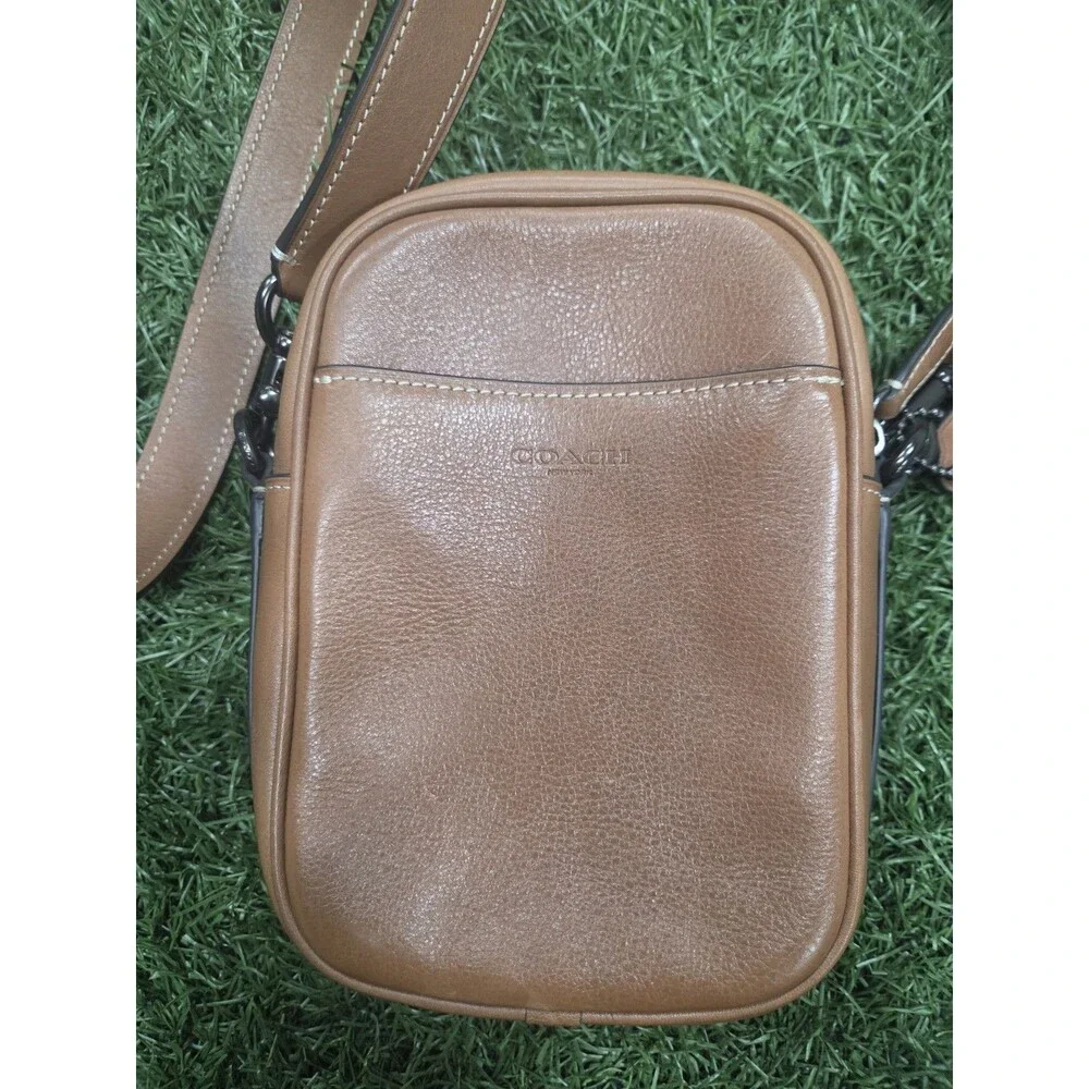 Coach Men Hitch Crossbody Bag Saddle Brown Natural Full Grain Leather CW461